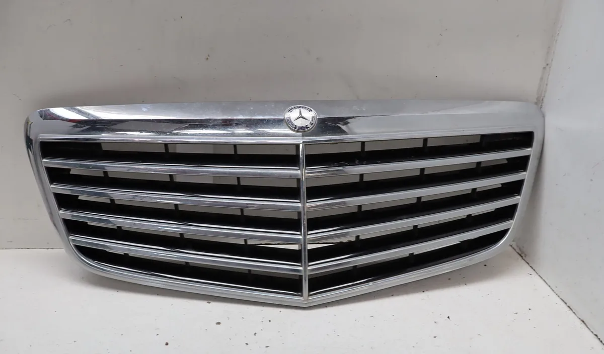 Calandre Mercedes-benz CLASSE E (W211) E 320 cdi (211.022) (2005-2008) occasion