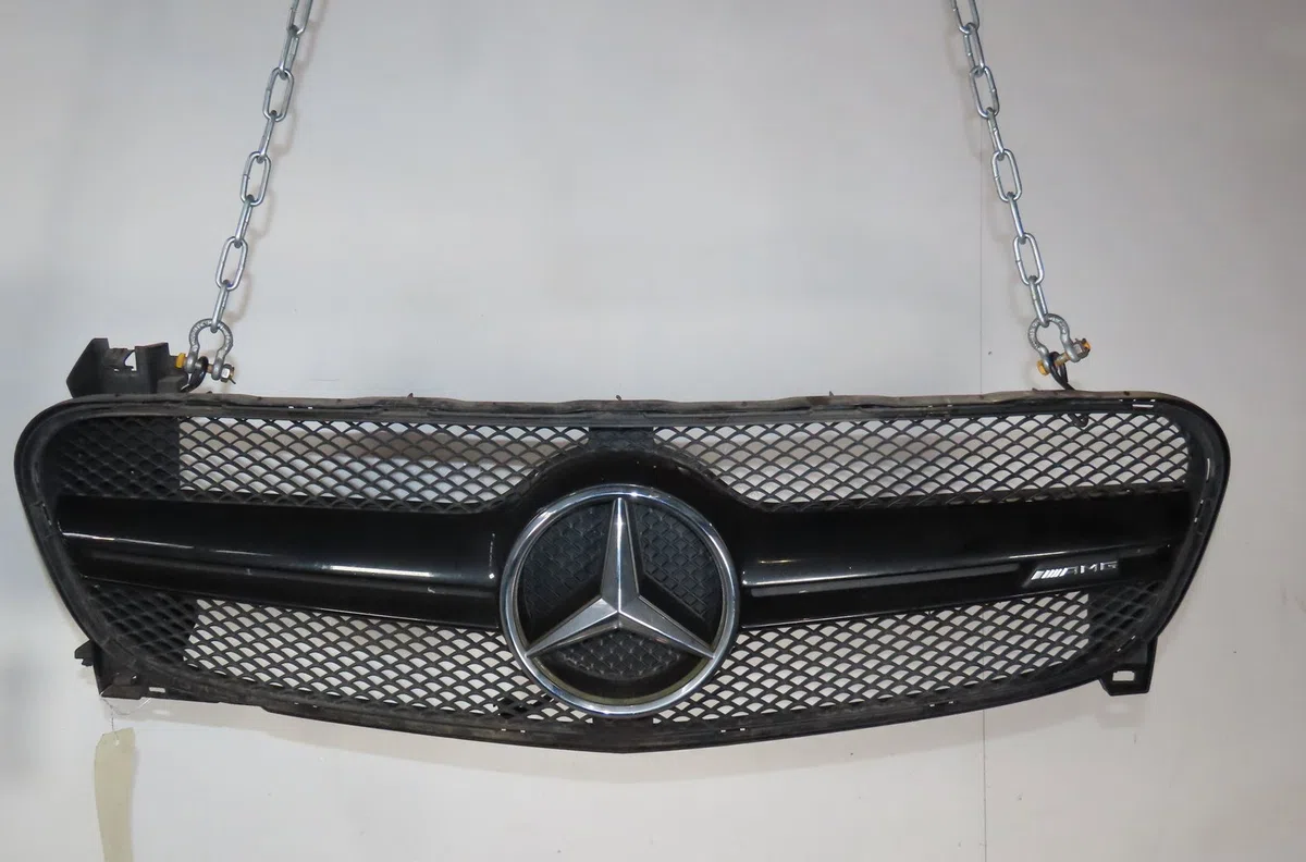 Calandre Mercedes-benz CLASSE GLA (X156) Gla 45 amg 4-matic (156.952) (2014) occasion — photo 2