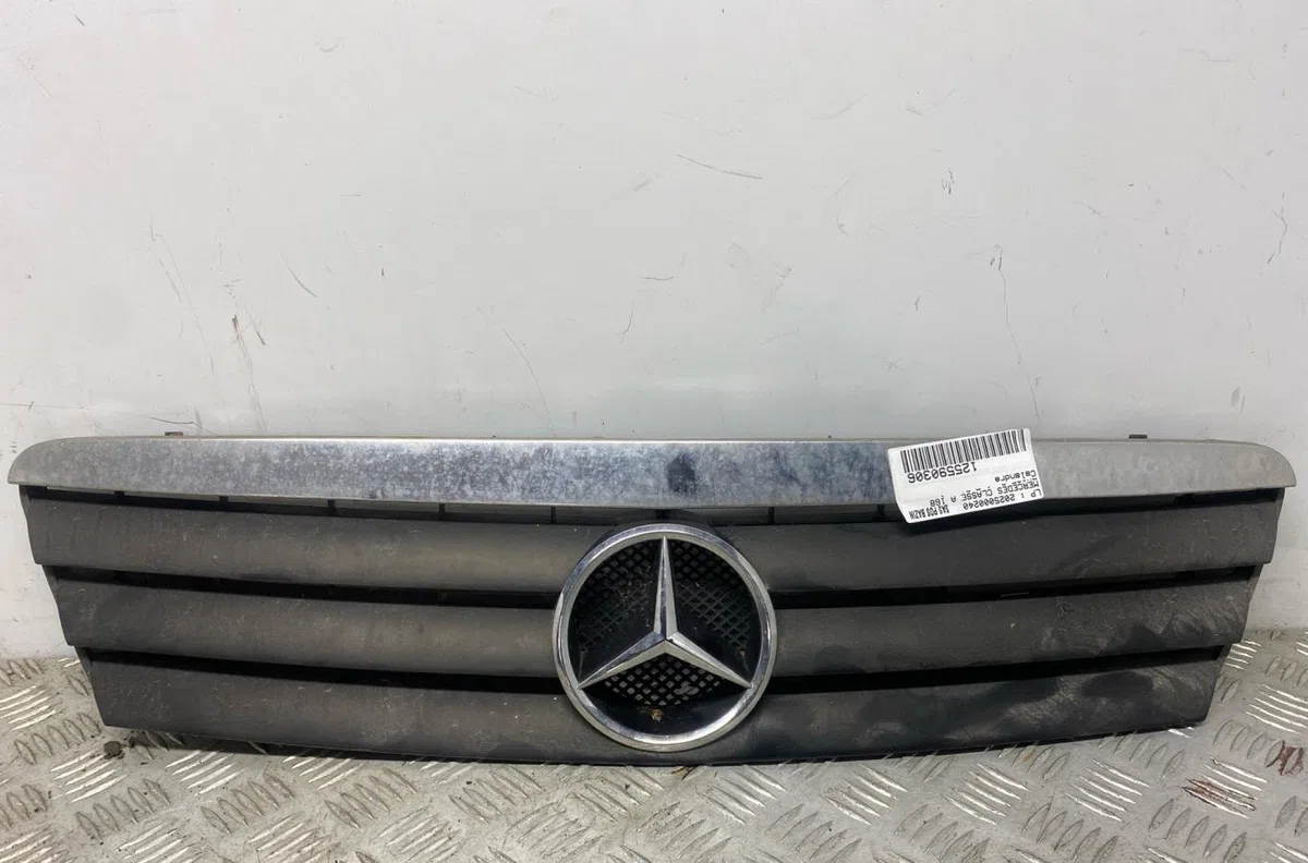 Calandre MERCEDES CLASSE A 168 PHASE 2 occasion — photo 2