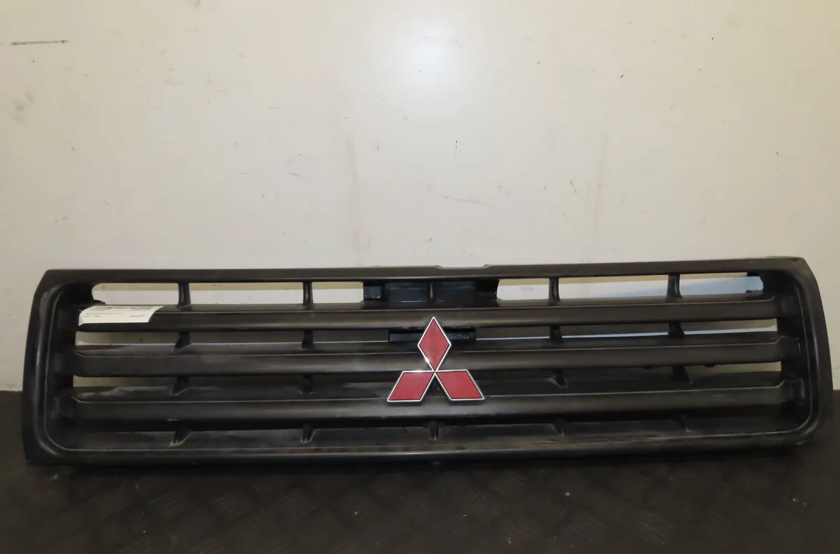 Calandre MITSUBISHI PAJERO II occasion