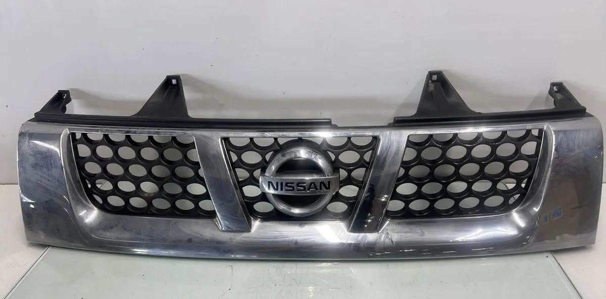 Calandre NISSAN PICK-UP 3 PHASE 2 occasion