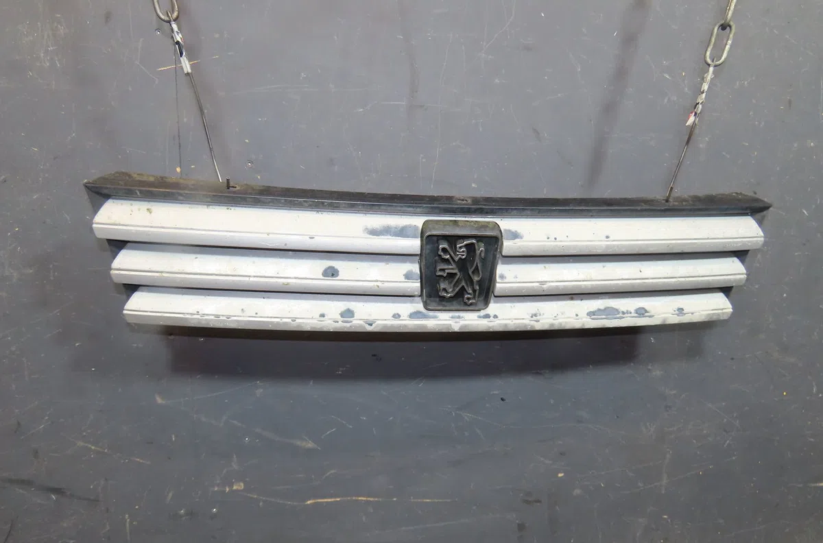 Calandre Peugeot 309 II (3C, 3A) 1.8 td (1989-1993) occasion — photo 4