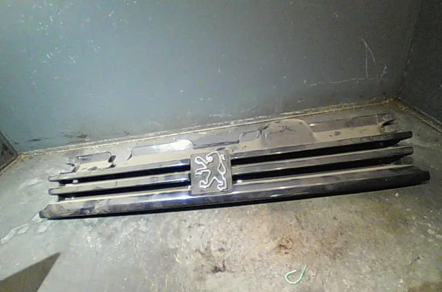 Calandre PEUGEOT 405 Phase 1 07-1987--06-1992 occasion