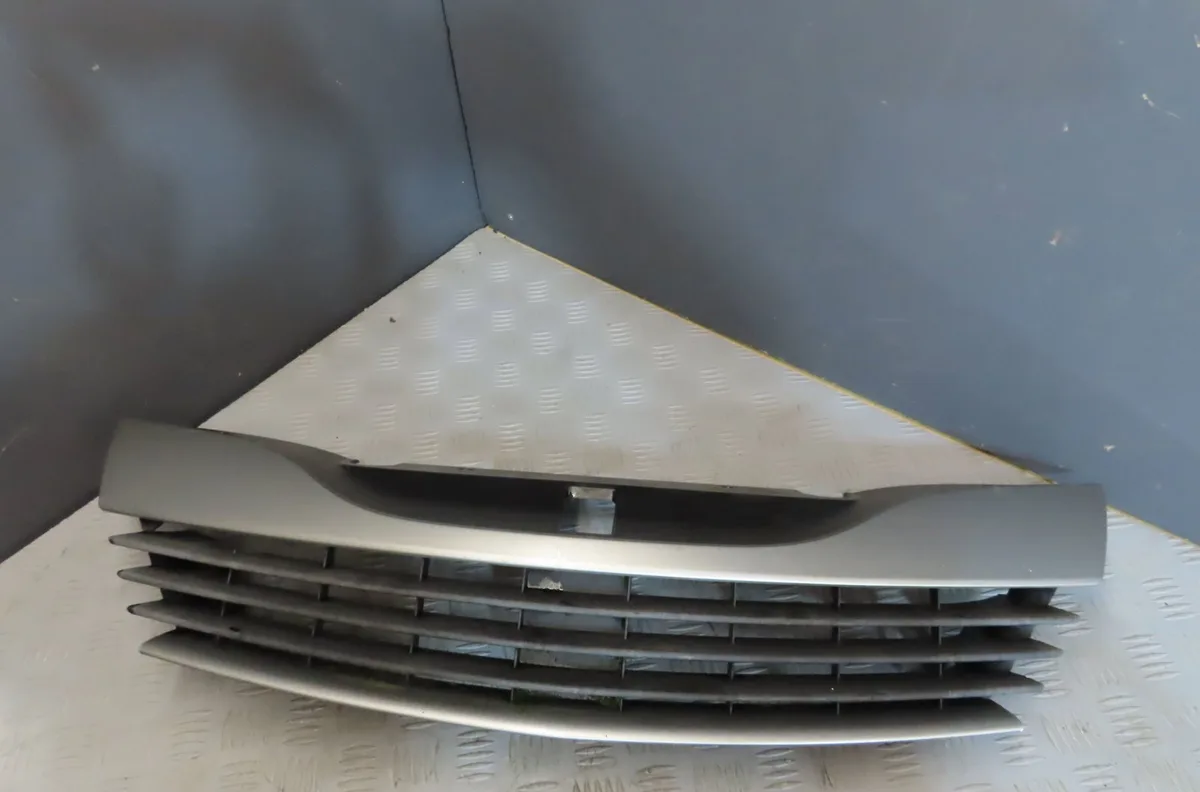 Calandre RENAULT LAGUNA 2003 occasion