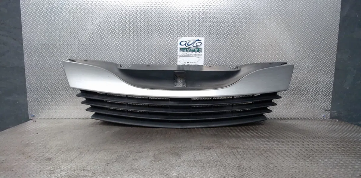 Calandre Renault LAGUNA II Grandtour (KG0-1_) 1.9 dci (kg0g) (2001-2007) occasion — photo 2