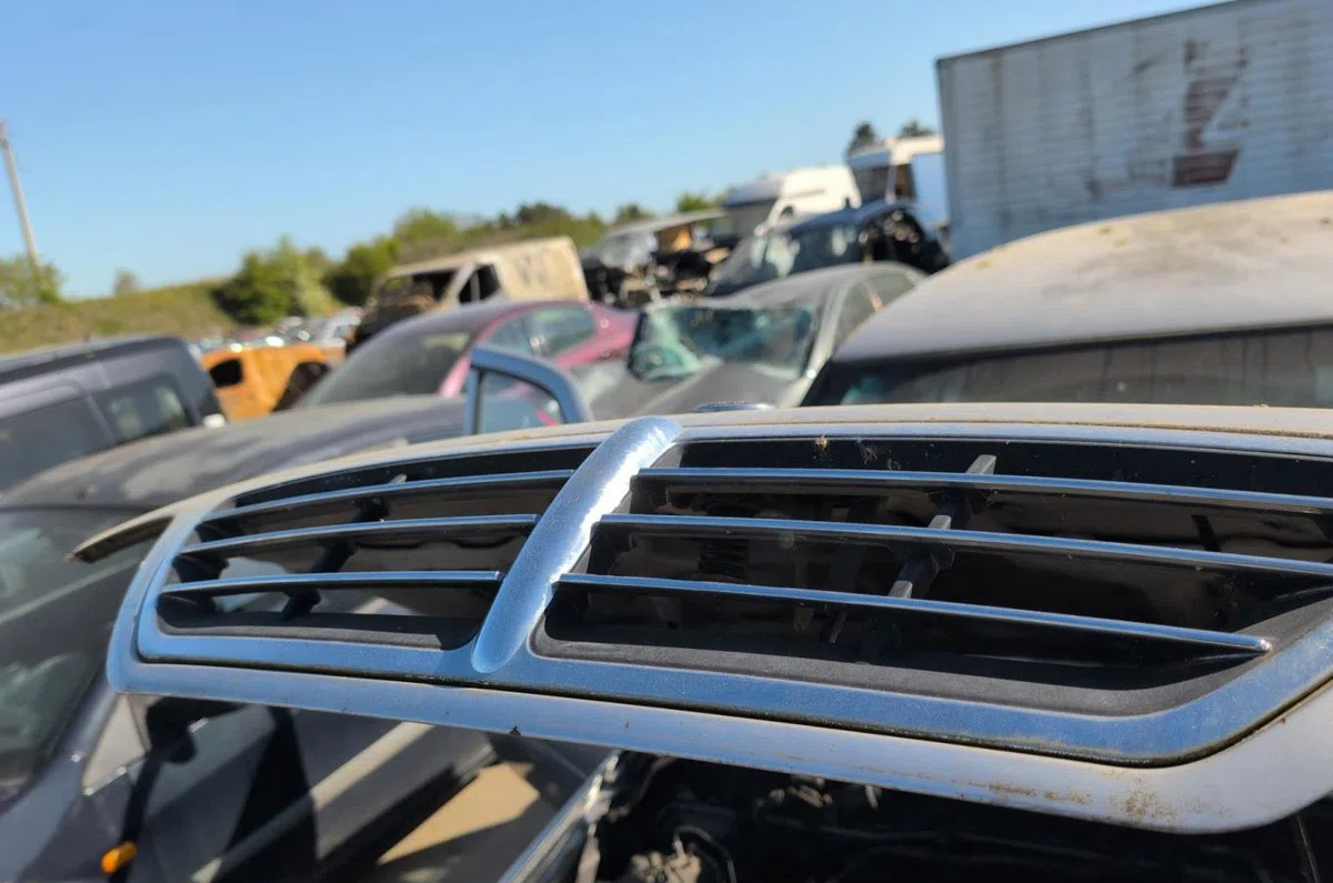 Calandre SSANGYONG MUSSO SPORTS PHASE 4 occasion — photo 2