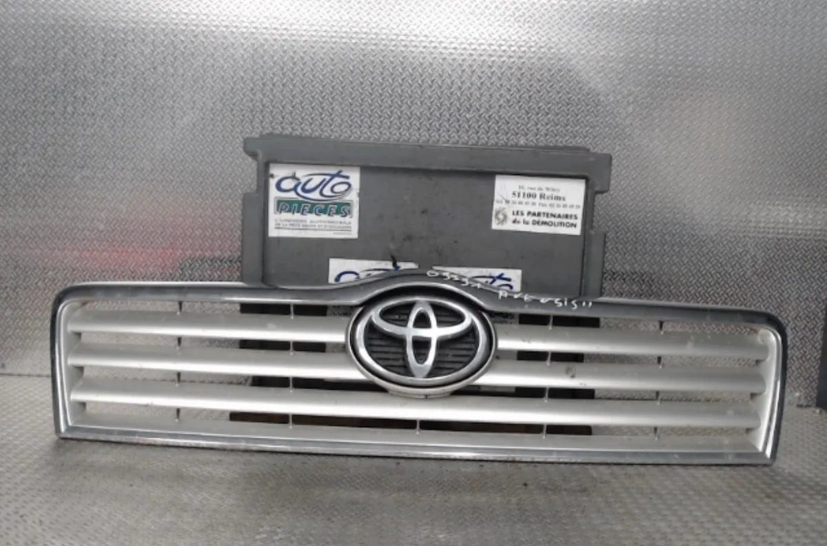 Calandre Toyota AVENSIS Break (_T25_) 2.0 d-4d (cdt250_) (2003-2008) occasion