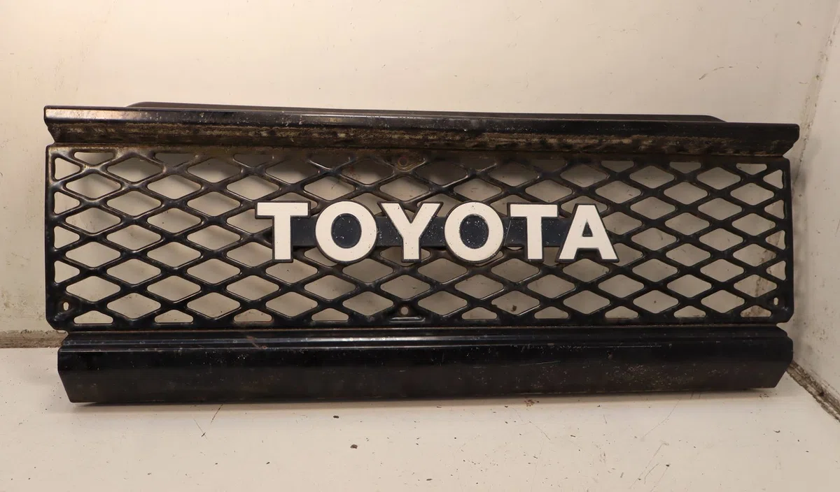 Calandre Toyota LAND CRUISER (_J7_) 2.4 td (lj70_, lj73_, lj70rv) (1985-1990) occasion — photo 2