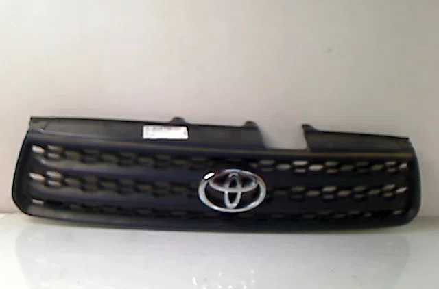Calandre TOYOTA RAV4 II 2001 occasion — photo 2