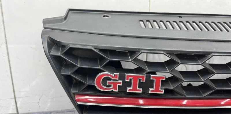 Calandre VOLKSWAGEN GOLF 7 PHASE 1 occasion — photo 4