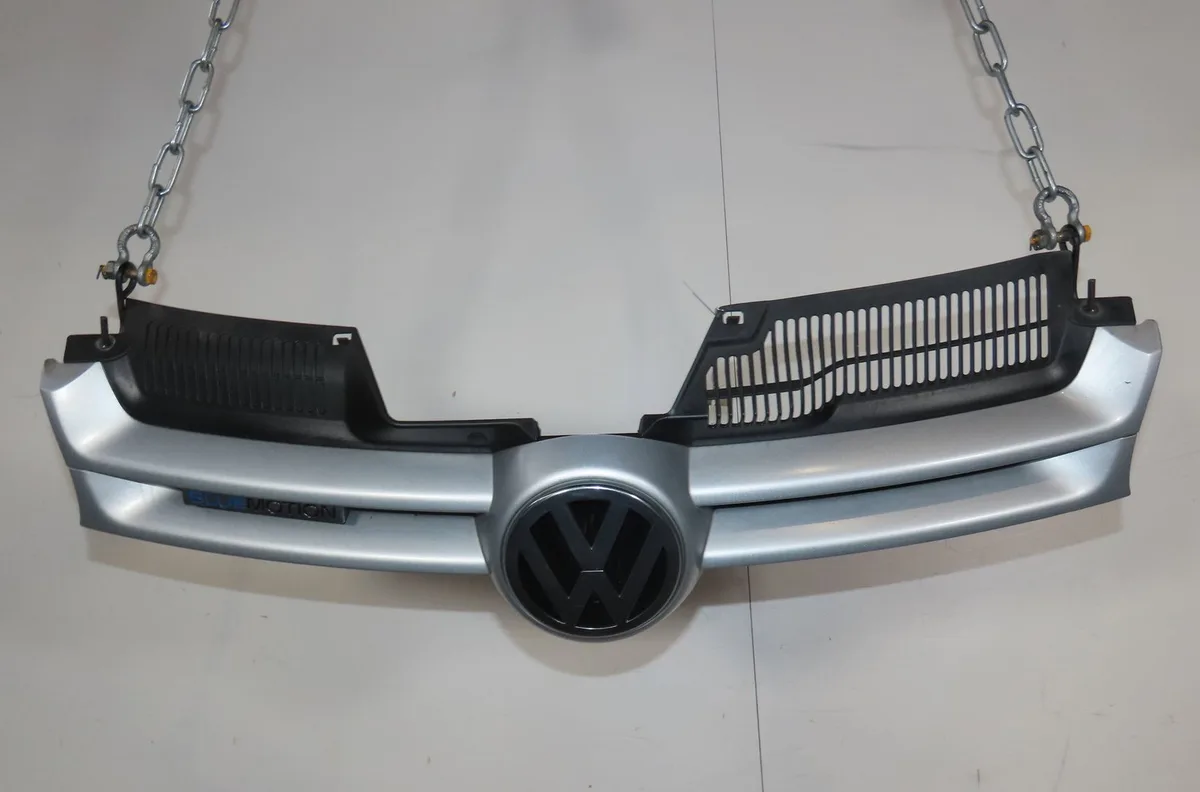 Calandre VOLKSWAGEN GOLF V 1.9 TDI 105ch occasion