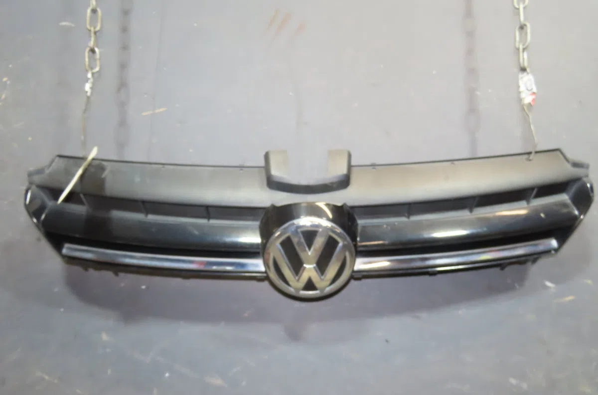 Calandre Volkswagen GOLF VII Variant (BA5, BV5) 1.4 tsi (2014-2020) occasion — photo 4