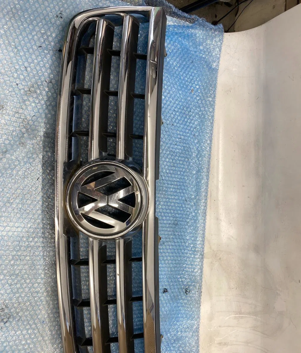 Calandre Volkswagen TOUAREG (7LA, 7L6, 7L7) 2.5 r5 tdi (2003-2010) occasion — photo 4