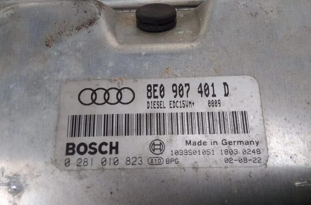 Calculateur moteur AUDI A4 2 8E AVANT occasion — photo 2