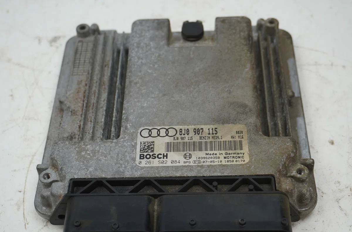 Calculateur moteur Audi TT Roadster (8J9) 2.0 tfsi (2010-2014) occasion — photo 4