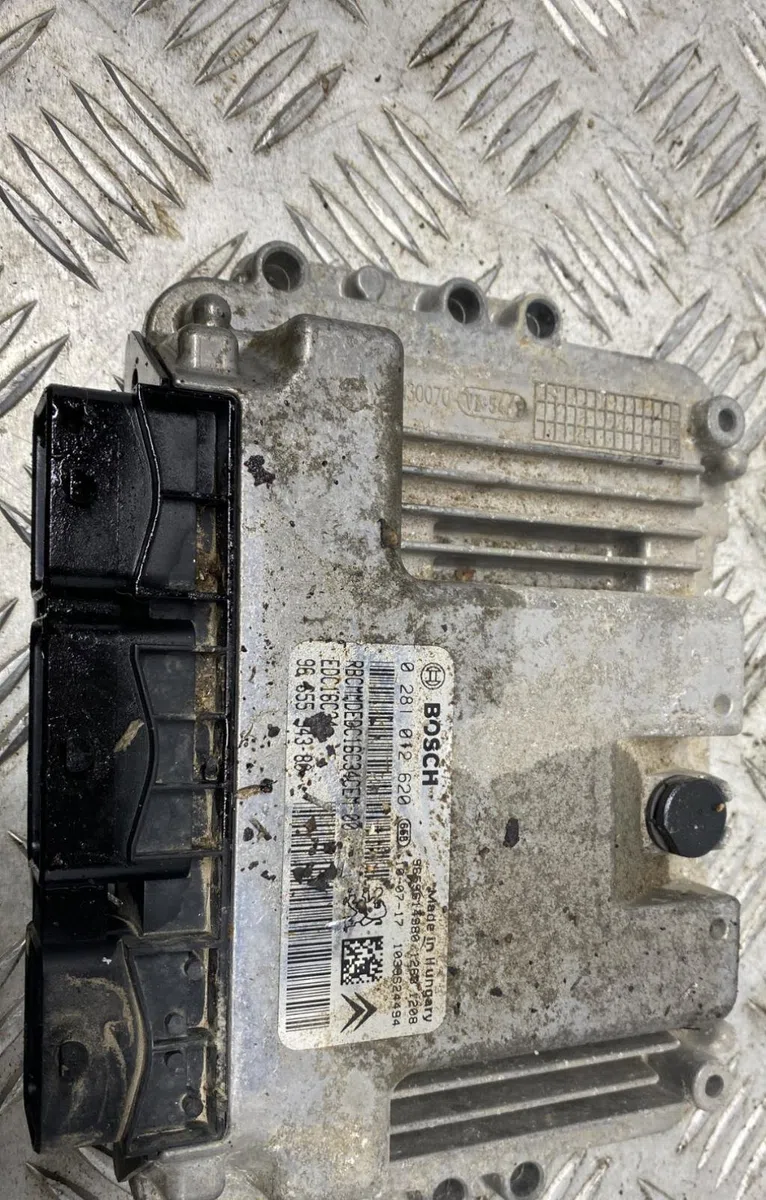 Calculateur moteur CITROEN BERLINGO 1 PHASE 2 occasion — photo 4