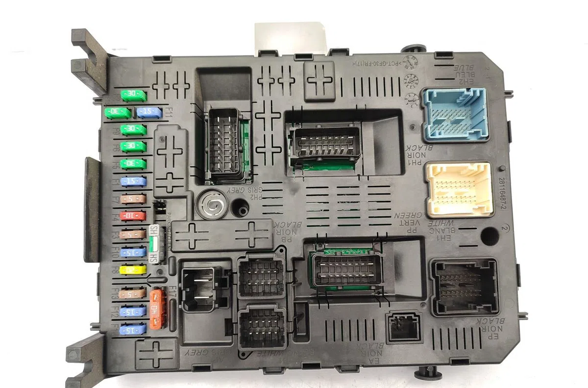 Calculateur moteur CITROEN BERLINGO 2 PHASE 1 occasion — photo 4
