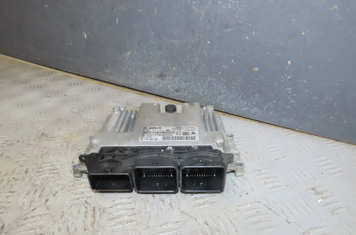 Calculateur moteur Citroen BERLINGO Camionnette-Monospace (B9) 1.6 hdi - bluehdi 75 (2010) 4 portes occasion — photo 3