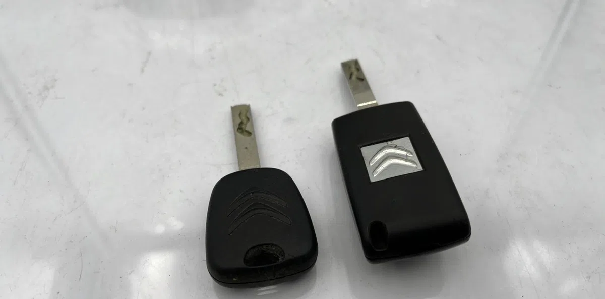 Calculateur moteur CITROEN C3 2 PHASE 1 occasion — photo 3