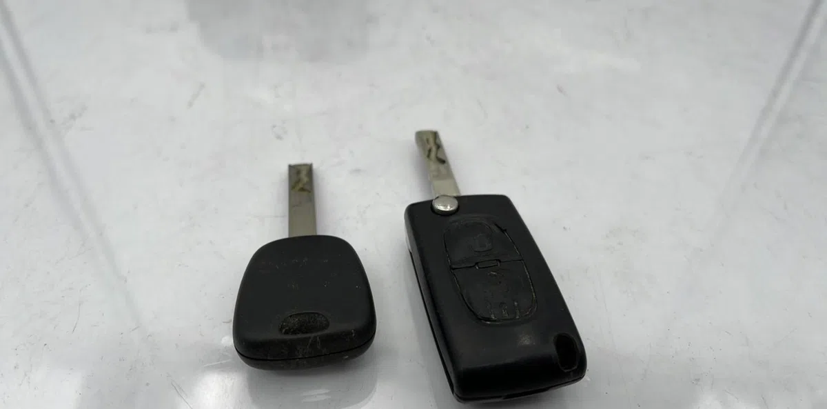 Calculateur moteur CITROEN C3 2 PHASE 1 occasion — photo 4