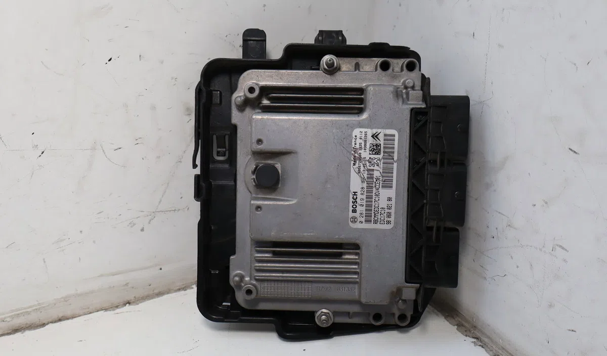 Calculateur moteur Citroen C3 II (SC_) 1.4 hdi 70 (sc8hzc, sc8hr0, sc8hp4) (2009) 5 portes occasion — photo 2