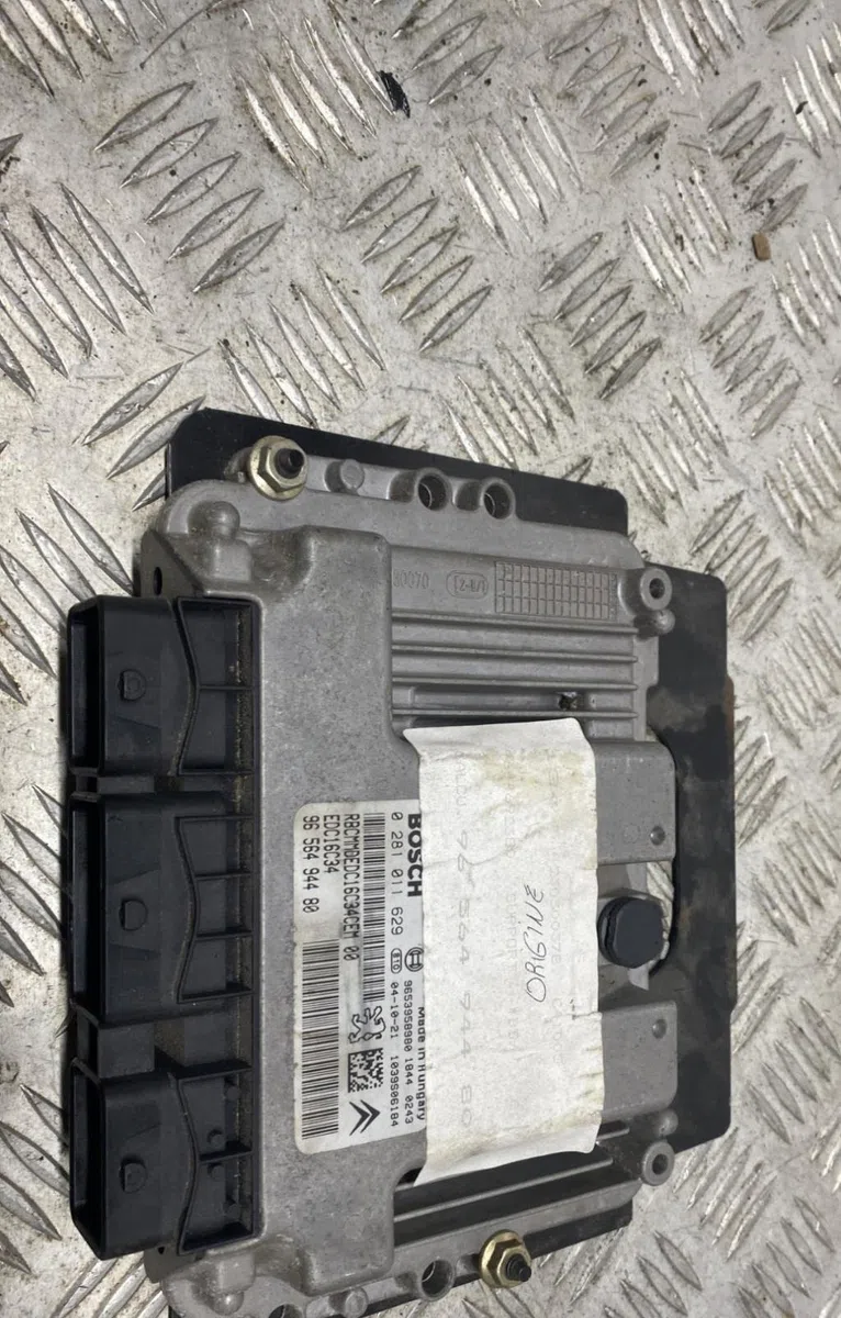 Calculateur moteur CITROEN C4 1 PHASE 1 occasion — photo 2