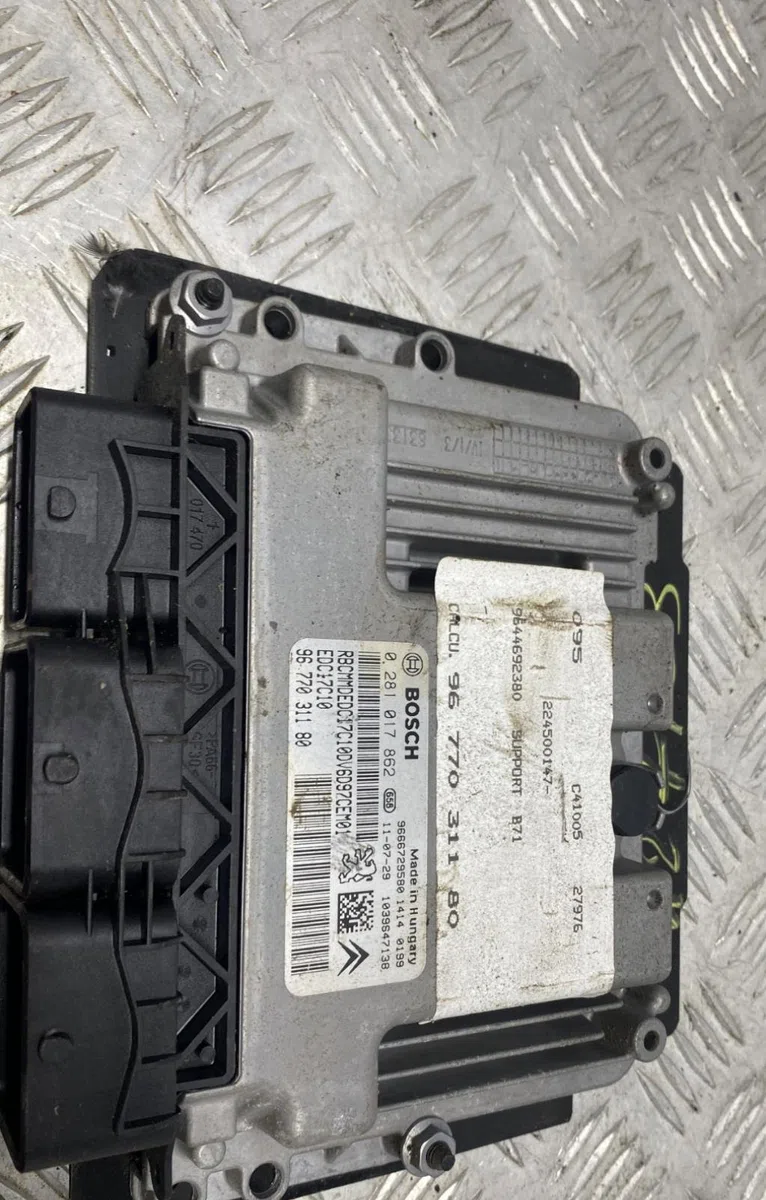 Calculateur moteur CITROEN C4 2 PHASE 1 occasion — photo 2
