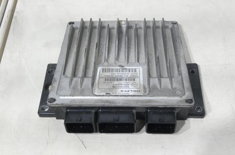 Calculateur moteur DACIA SANDERO 1 occasion — photo 3