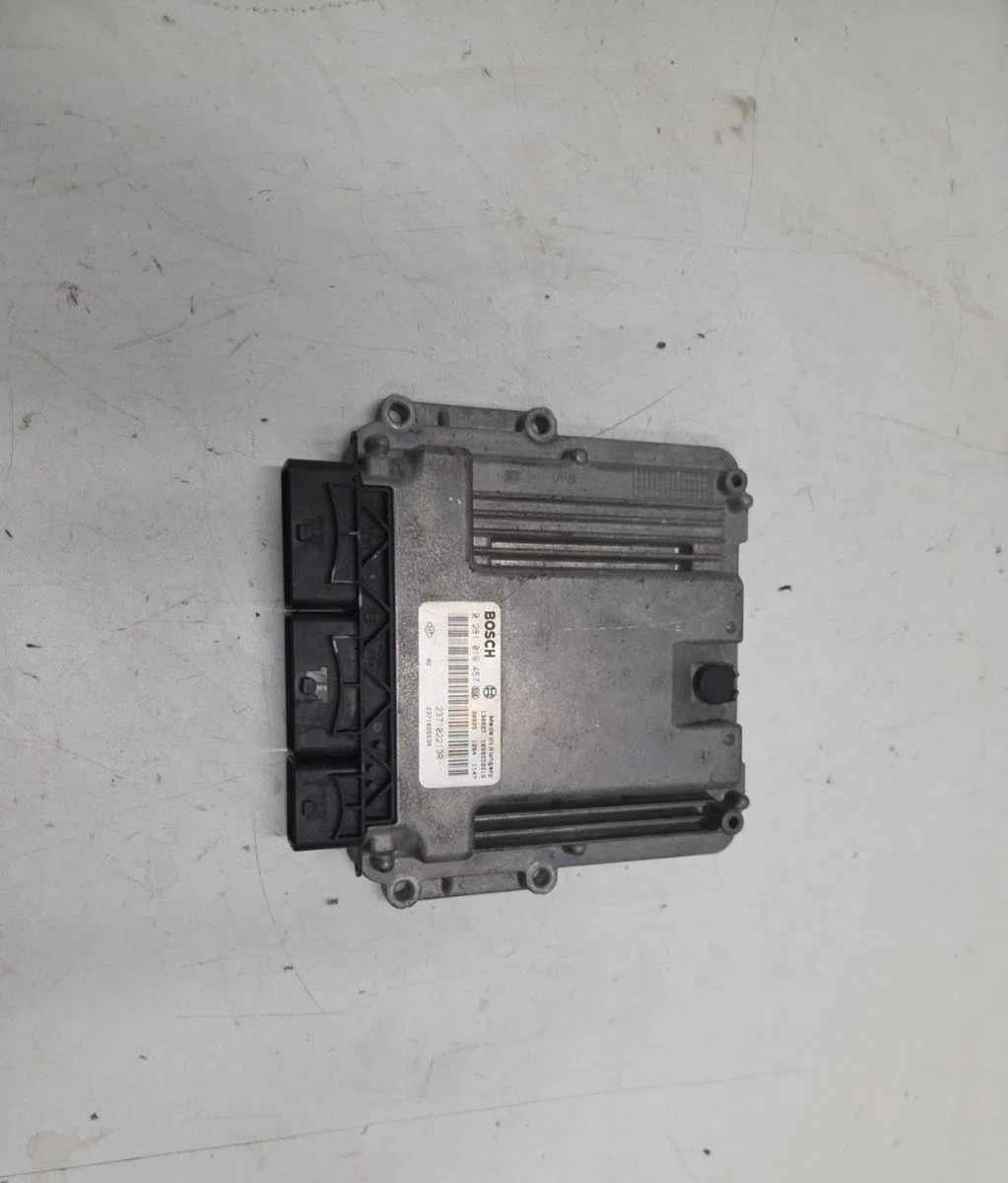 Calculateur moteur DACIA SANDERO 2 PHASE 1 occasion — photo 3