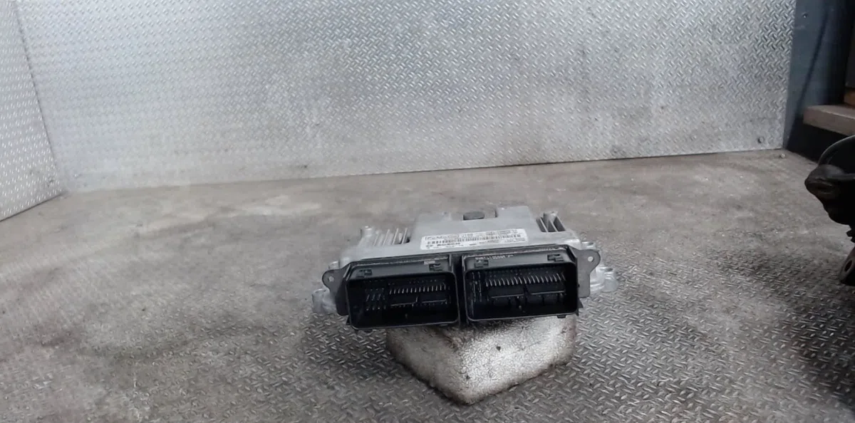 Calculateur moteur FORD FIESTA 7 PHASE 1 occasion — photo 2