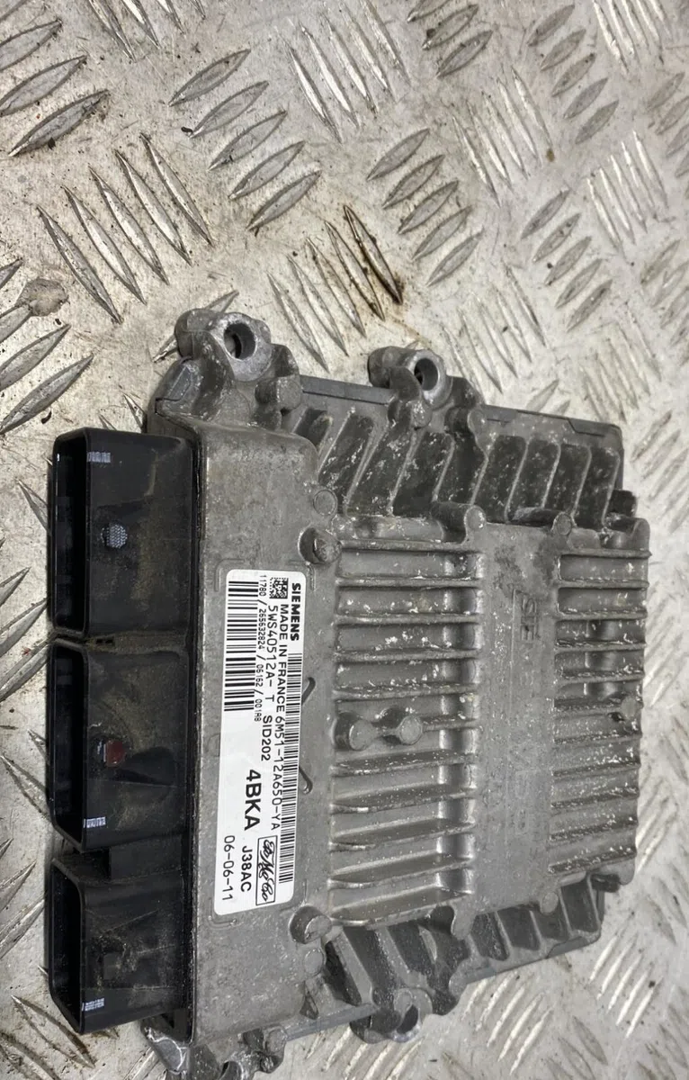 Calculateur moteur FORD FOCUS 2 PHASE 1 occasion — photo 2