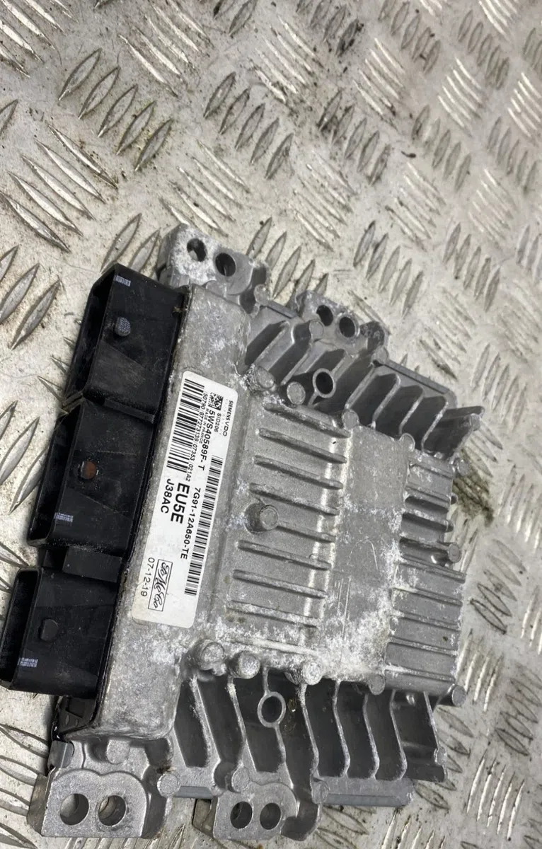 Calculateur moteur FORD S-MAX 1 PHASE 1 occasion — photo 4