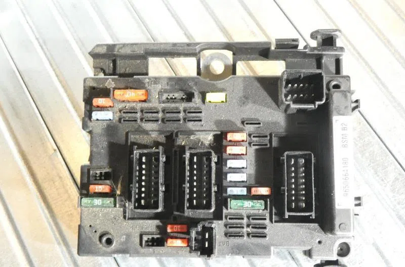 Calculateur moteur PEUGEOT 307 PHASE 1 occasion