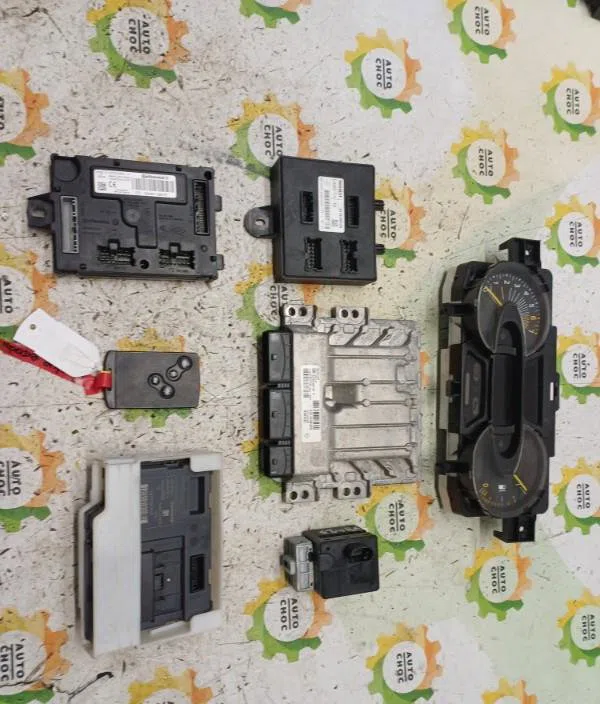 Calculateur moteur RENAULT CAPTUR 1 PHASE 1 occasion — photo 2