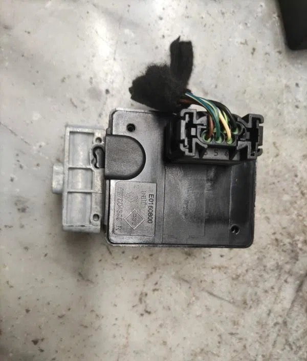 Calculateur moteur RENAULT CAPTUR 1 PHASE 2 occasion — photo 3