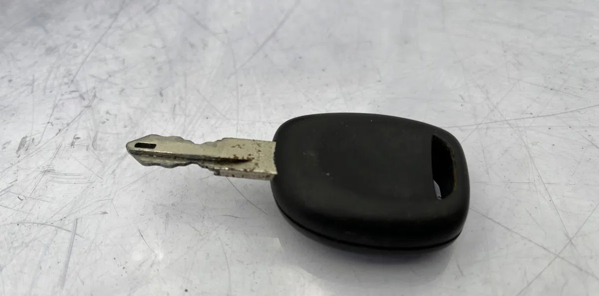 Calculateur moteur RENAULT CLIO 2 PHASE 1 occasion — photo 3