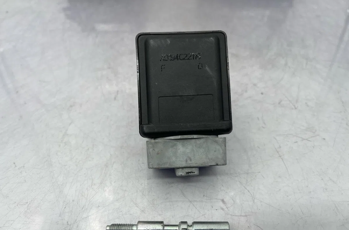 Calculateur moteur RENAULT CLIO 4 PHASE 2 occasion