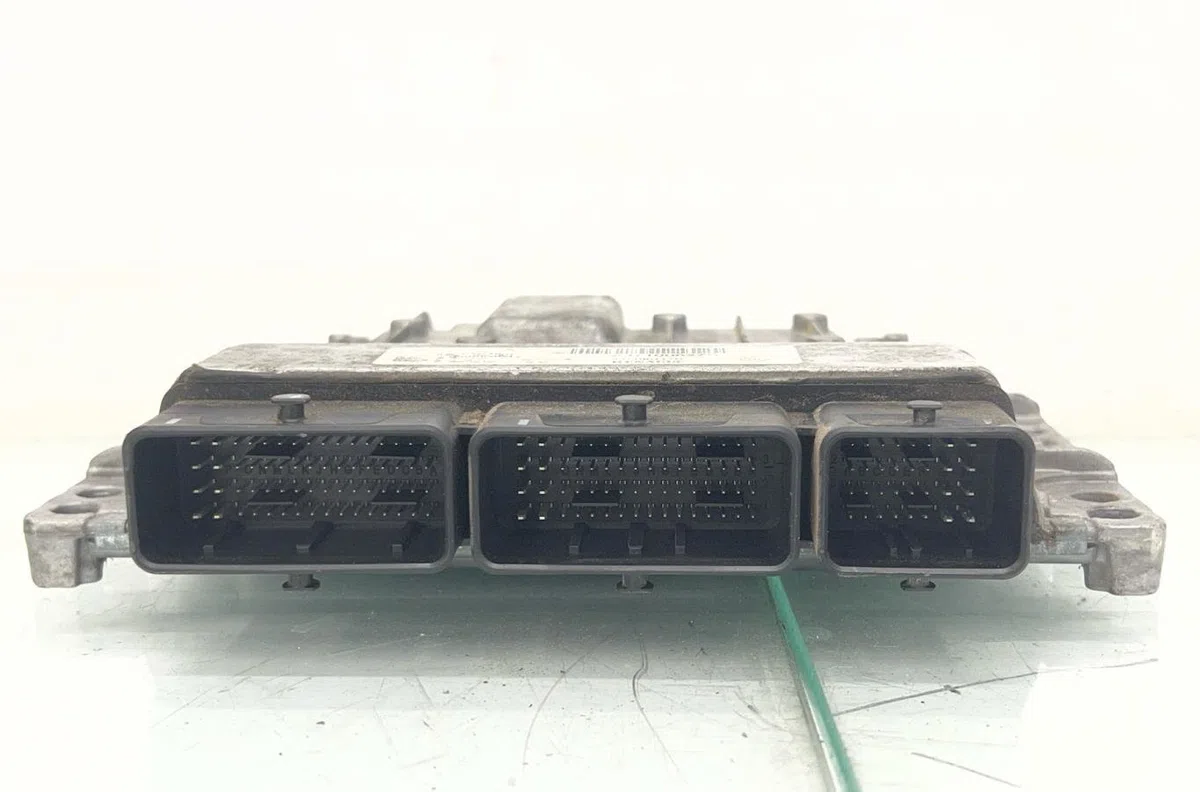 Calculateur moteur RENAULT MASTER 3 PHASE 3 occasion — photo 2