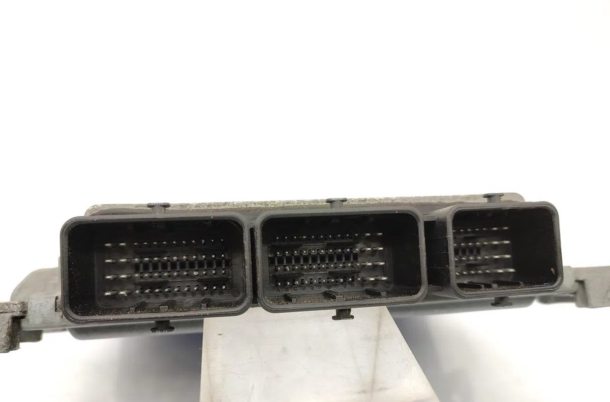 Calculateur moteur RENAULT SCENIC 2 PHASE 2 occasion — photo 2