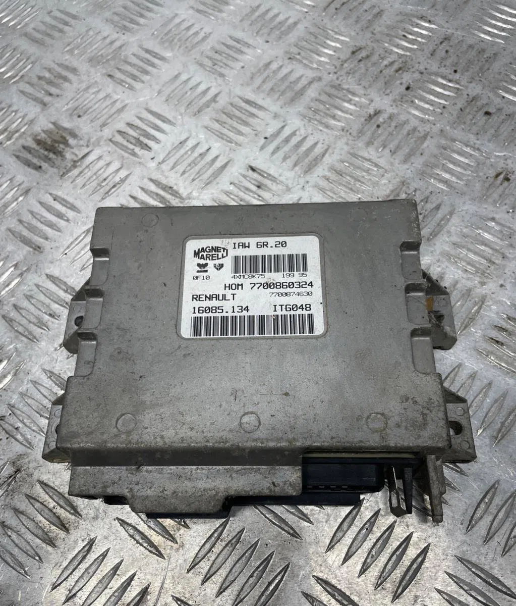 Calculateur moteur RENAULT TWINGO 1 PHASE 1 occasion — photo 2