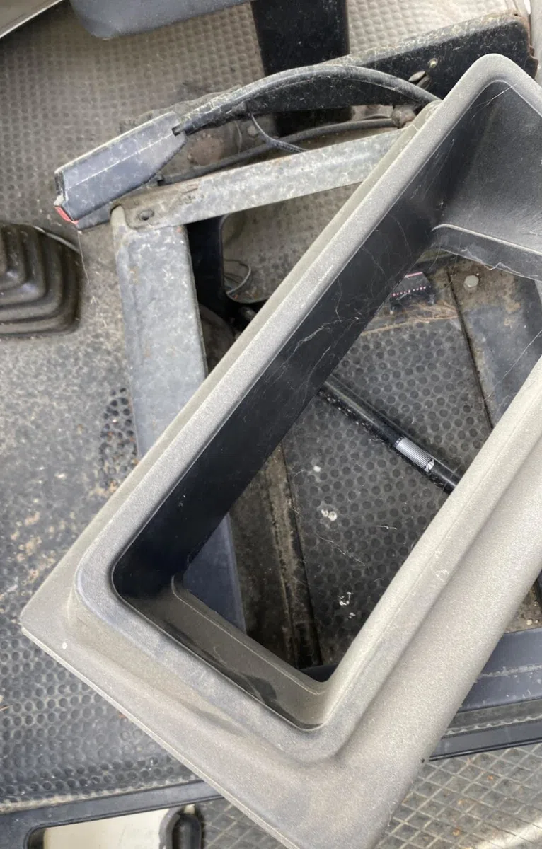 Casquette supérieure tableau de bord RENAULT TRAFIC 1 PHASE 1 occasion — photo 3
