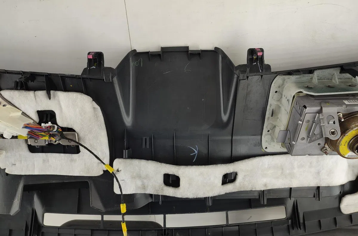 Casquette supérieure tableau de bord TOYOTA PRIUS 2 occasion — photo 2