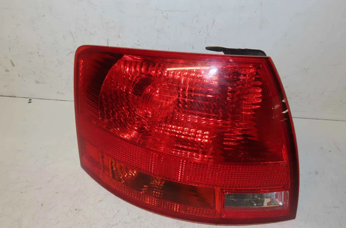 Catadioptre arg AUDI A4 II occasion — photo 2