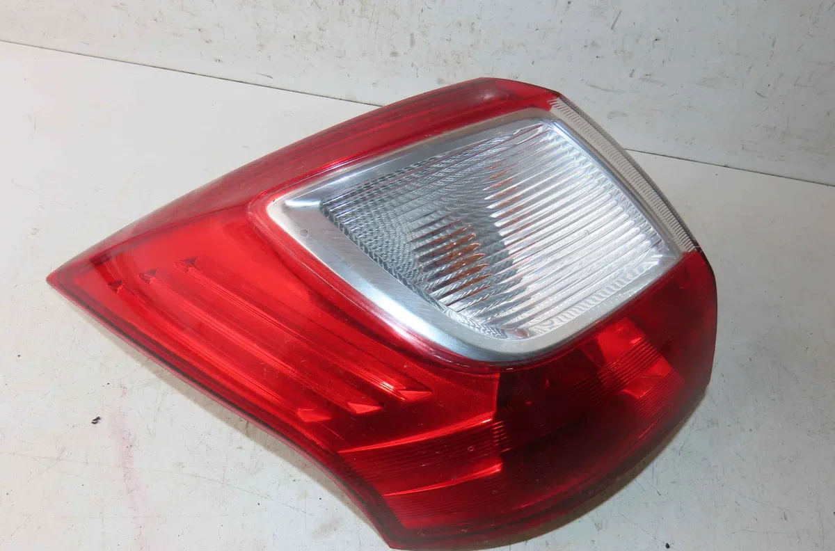 Catadioptre arg FORD CMAX II occasion — photo 4