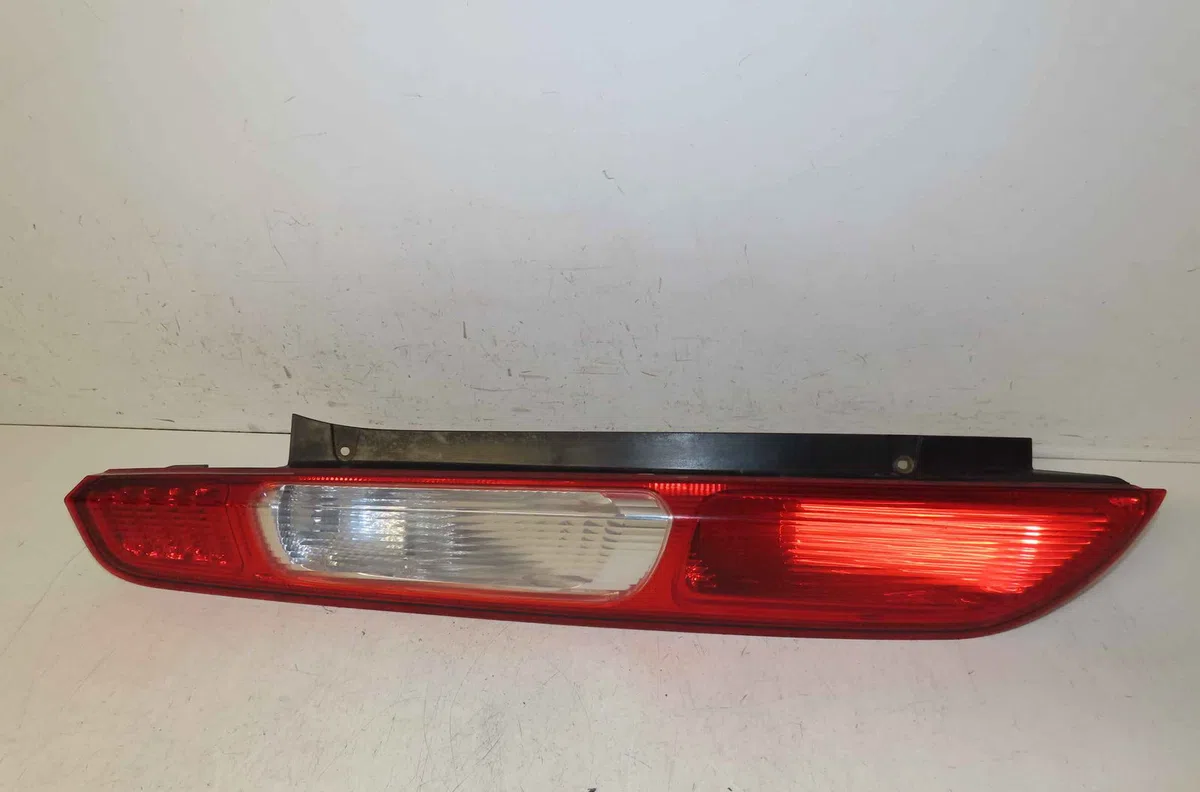 Catadioptre arg FORD FOCUS II occasion — photo 4