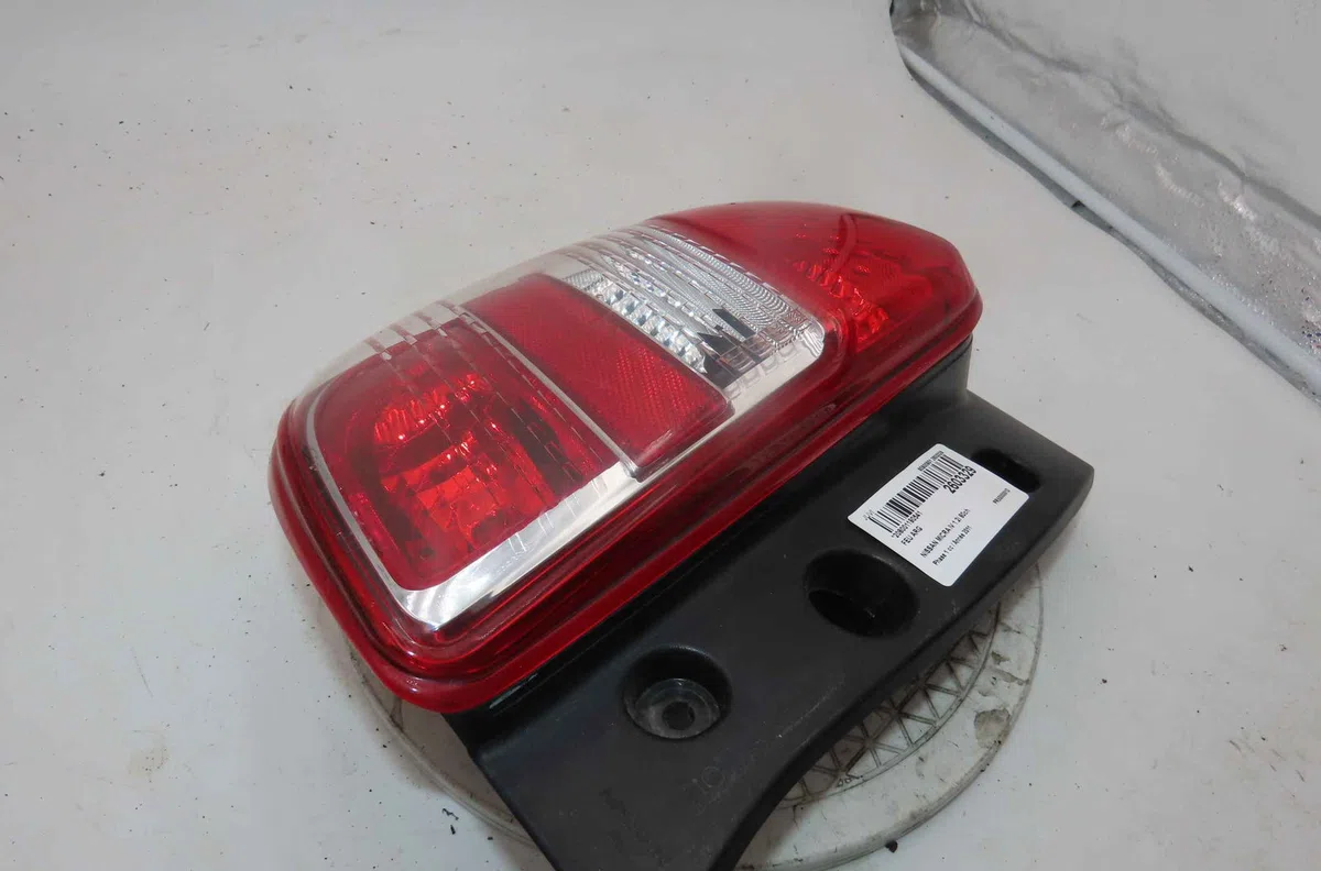 Catadioptre arg NISSAN MICRA IV occasion — photo 2