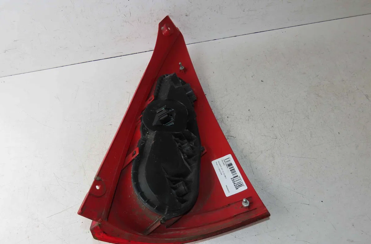Catadioptre arg PEUGEOT 107 occasion — photo 3