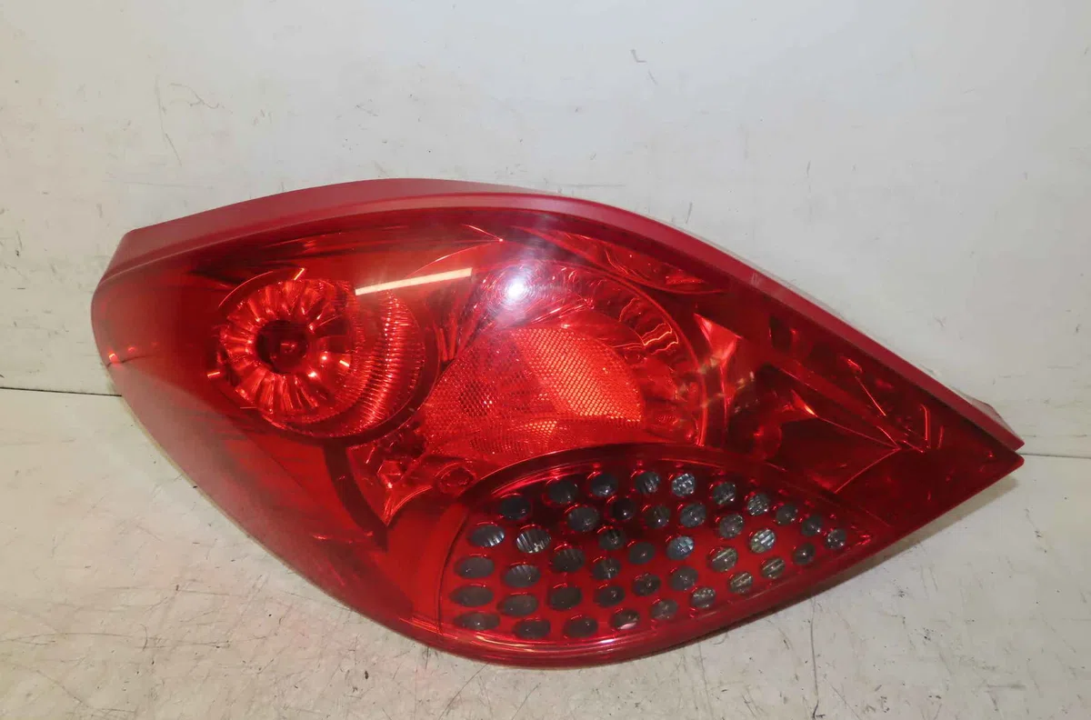 Catadioptre arg PEUGEOT 207 CC occasion — photo 2