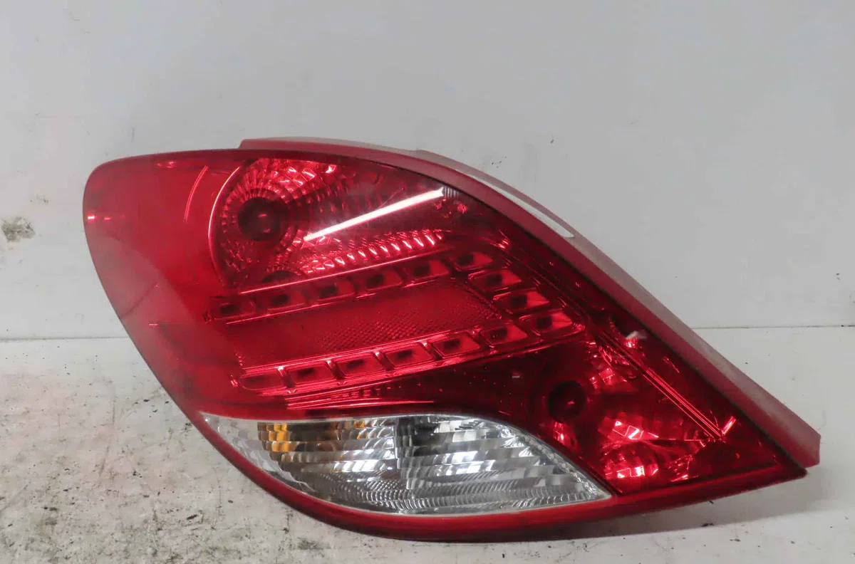 Catadioptre arg PEUGEOT 207 occasion — photo 4