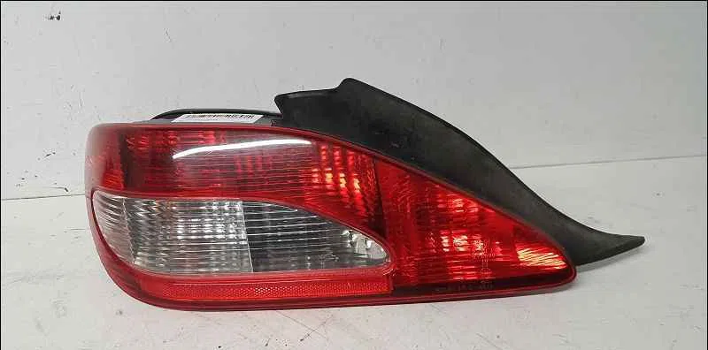 Catadioptre arg PEUGEOT 406 COUPE occasion — photo 2